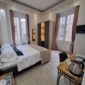 https://la-siesta.hotelitalianriviera.com